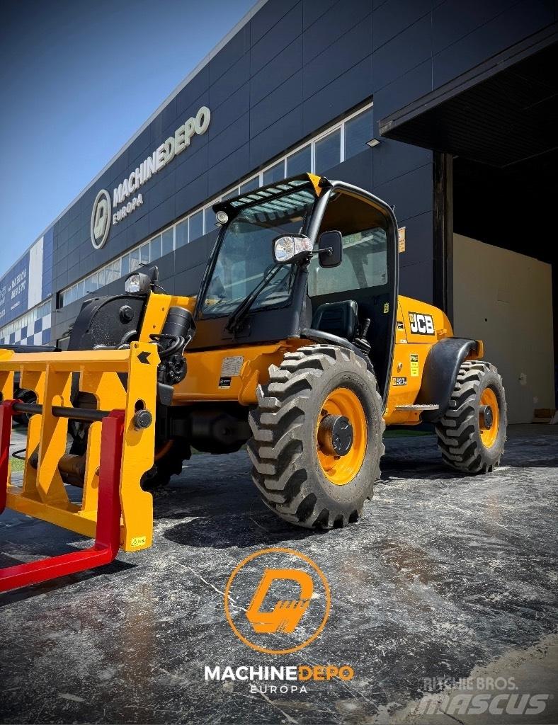JCB 527-55 伸縮臂操作車
