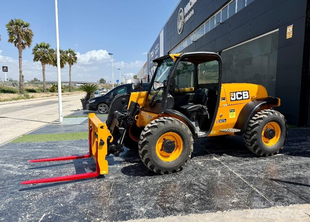 JCB 527-55 伸縮臂操作車
