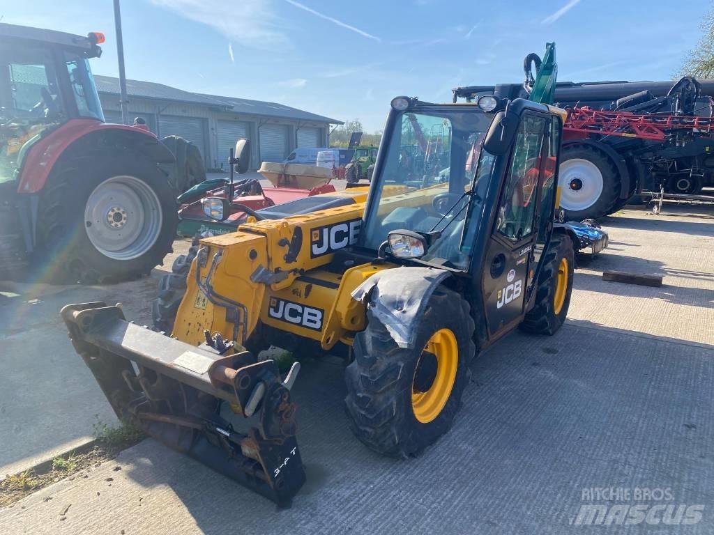 JCB 525-60 農業用伸縮臂裝載機