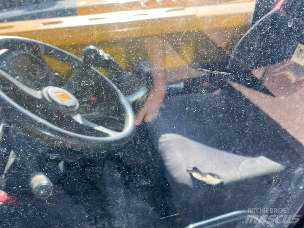 JCB 525-60 農業用伸縮臂裝載機