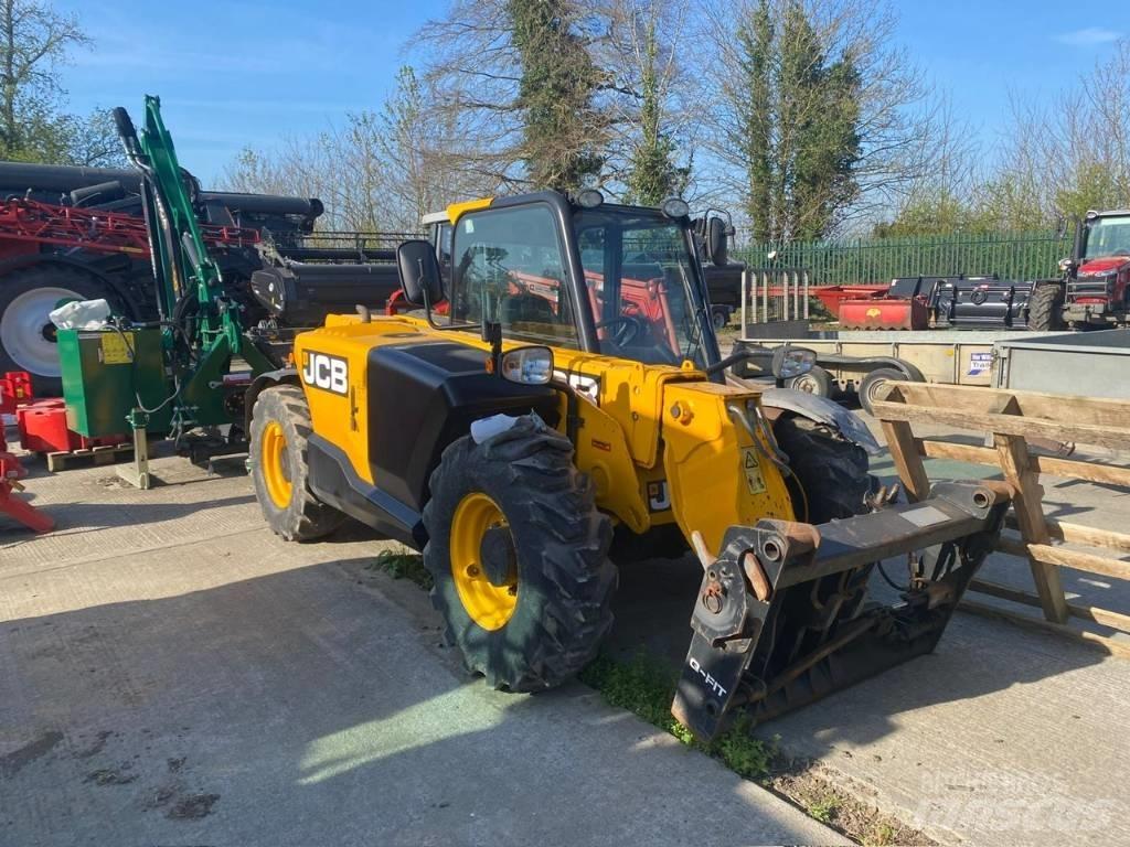 JCB 525-60 農業用伸縮臂裝載機