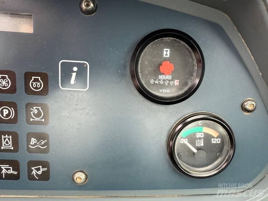 Liebherr LR 634 推土機