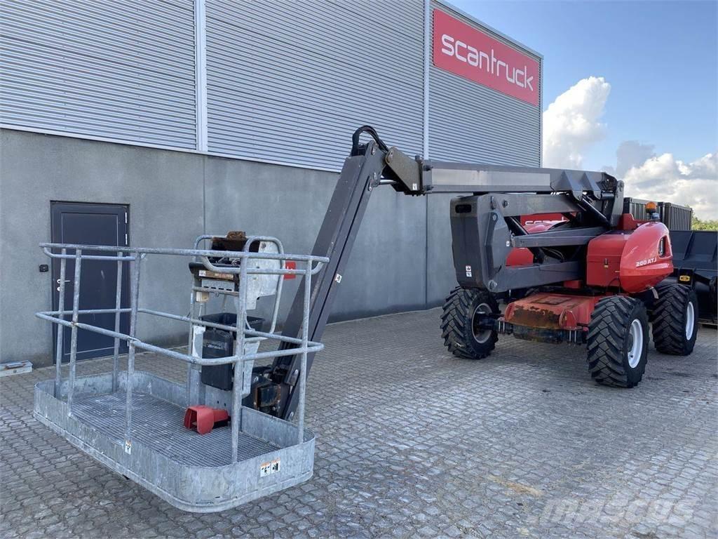 Manitou 200ATJ RC 曲臂高空作業車