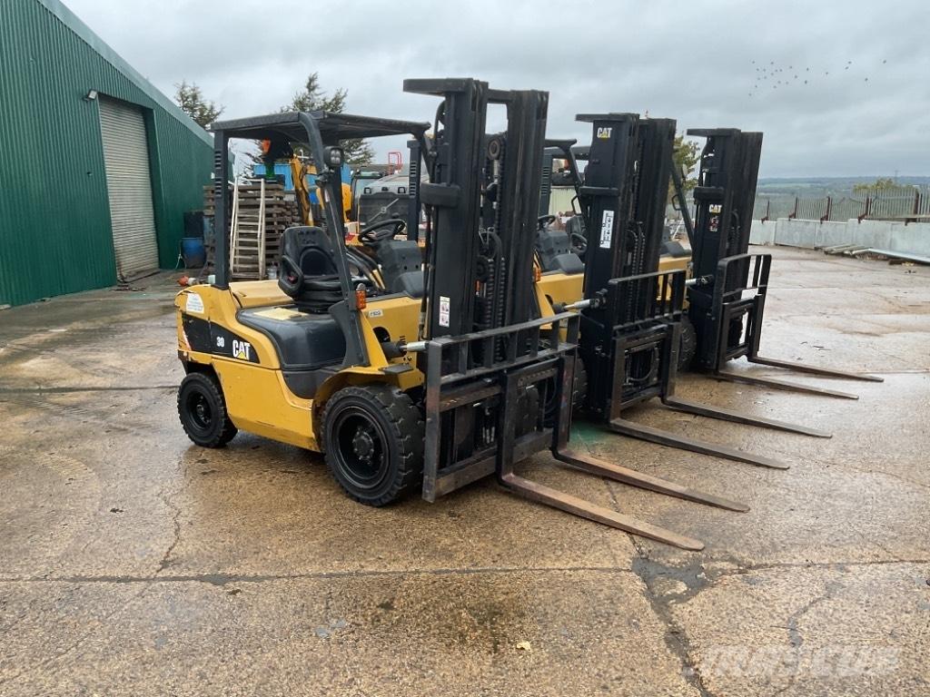 CAT DP30NT 柴油卡車