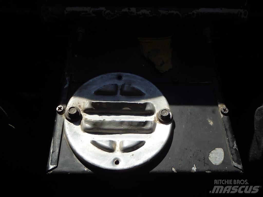 Bobcat 643 滑移轉向裝載機