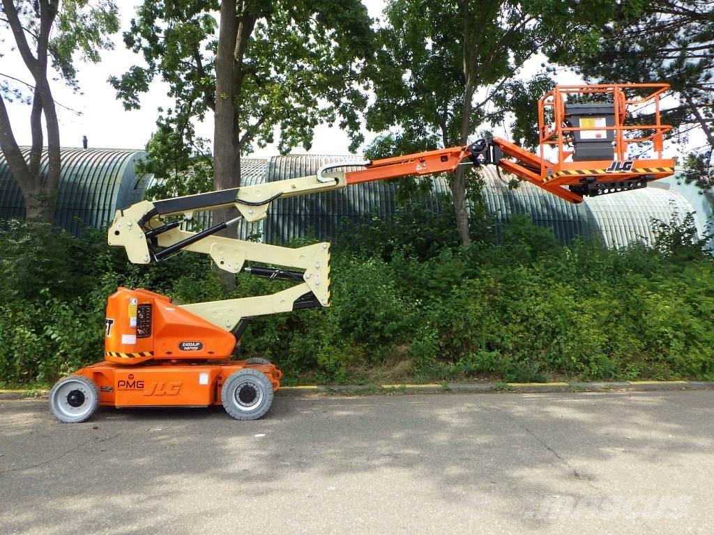 JLG E400AJPN 曲臂高空作業車