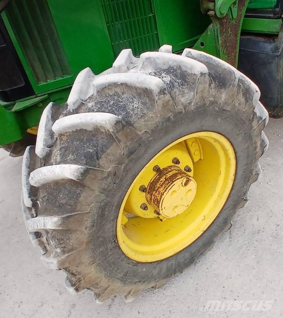 John Deere 6110 曳引機