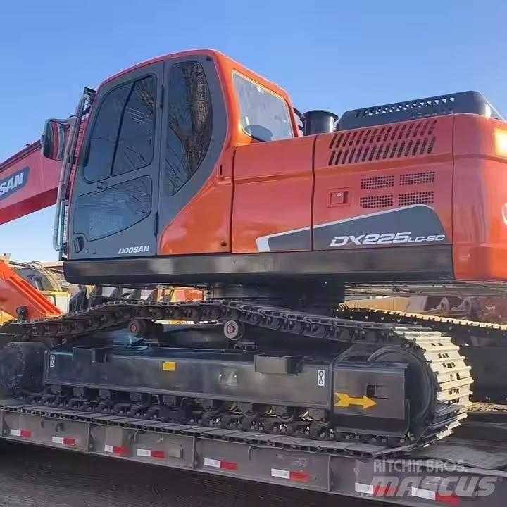 Doosan DX225LC-9C 履帶式 挖土機/掘鑿機/挖掘機