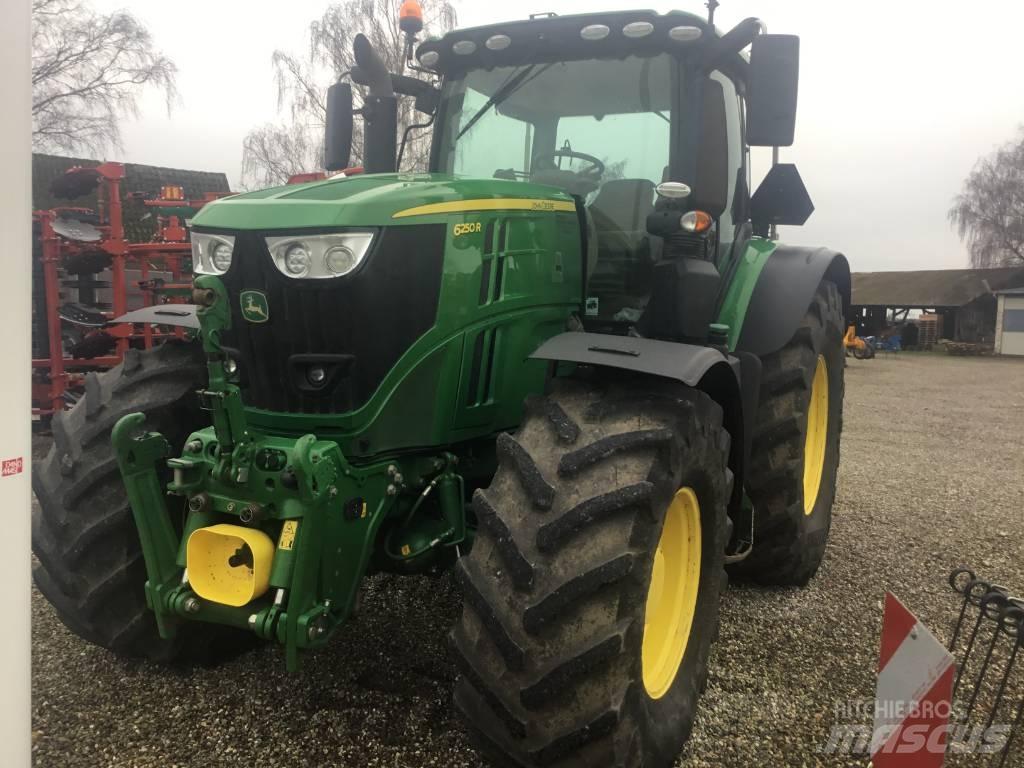 John Deere 6250R 曳引機