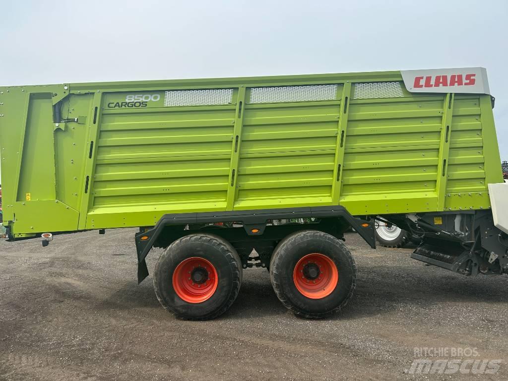 CLAAS Cargos 8500 自裝式拖車