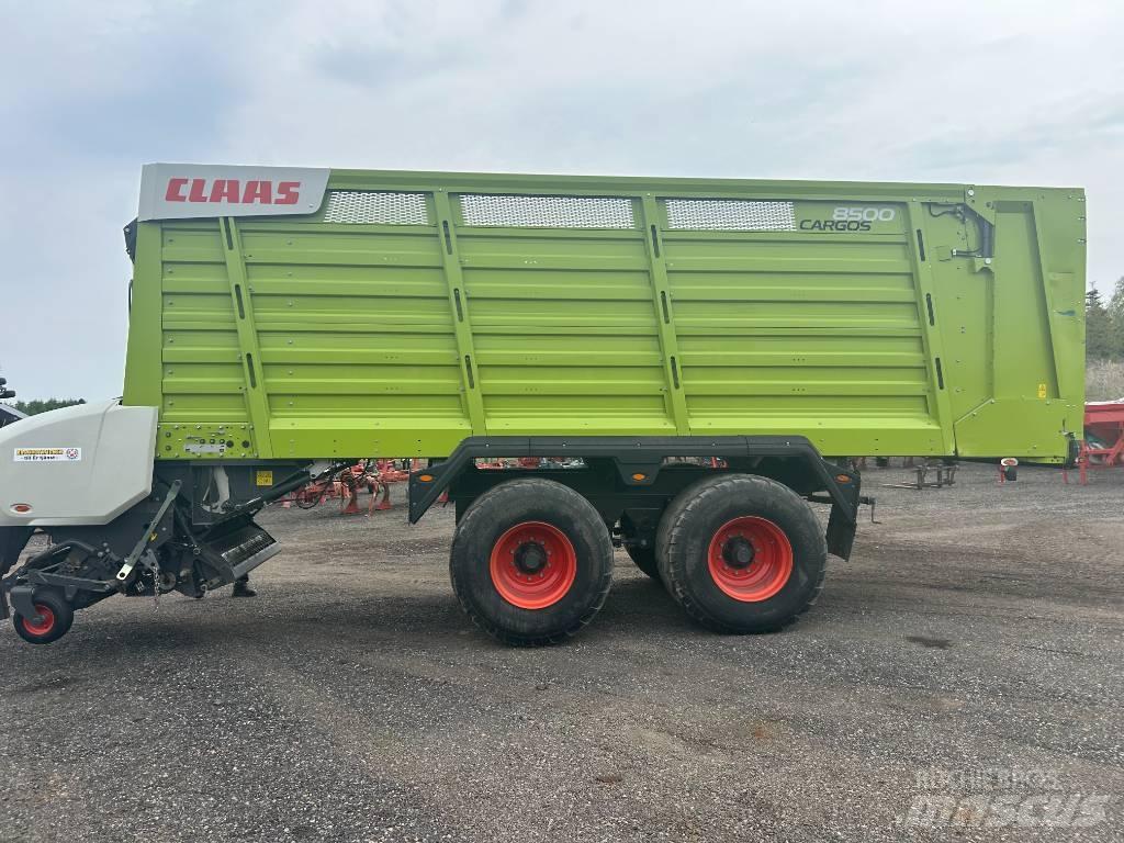 CLAAS Cargos 8500 自裝式拖車
