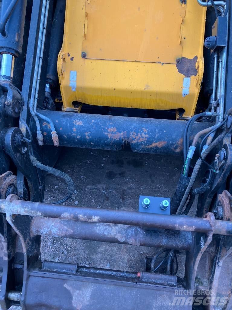 JCB 426 E HT 輪胎式裝載機