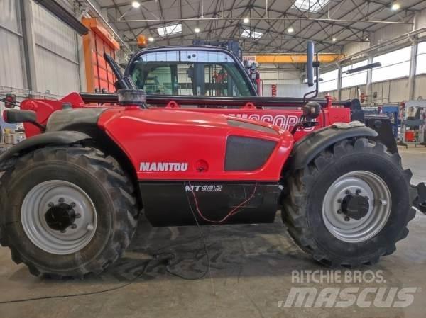Manitou MT 932 伸縮臂操作車