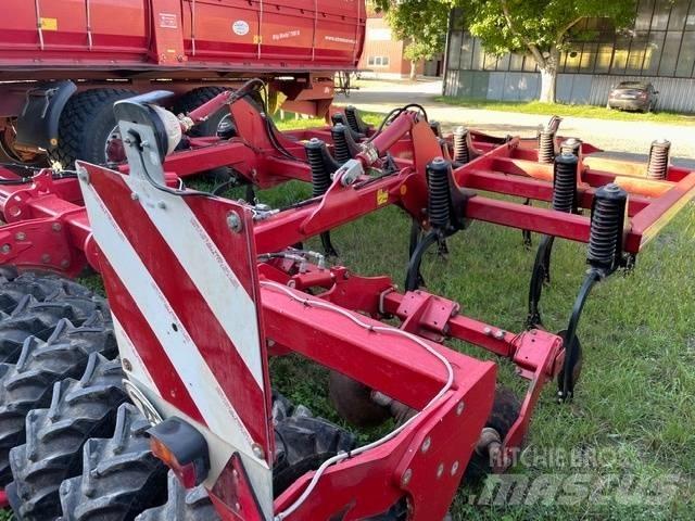 Horsch Tiger 4 AS 鑿犁