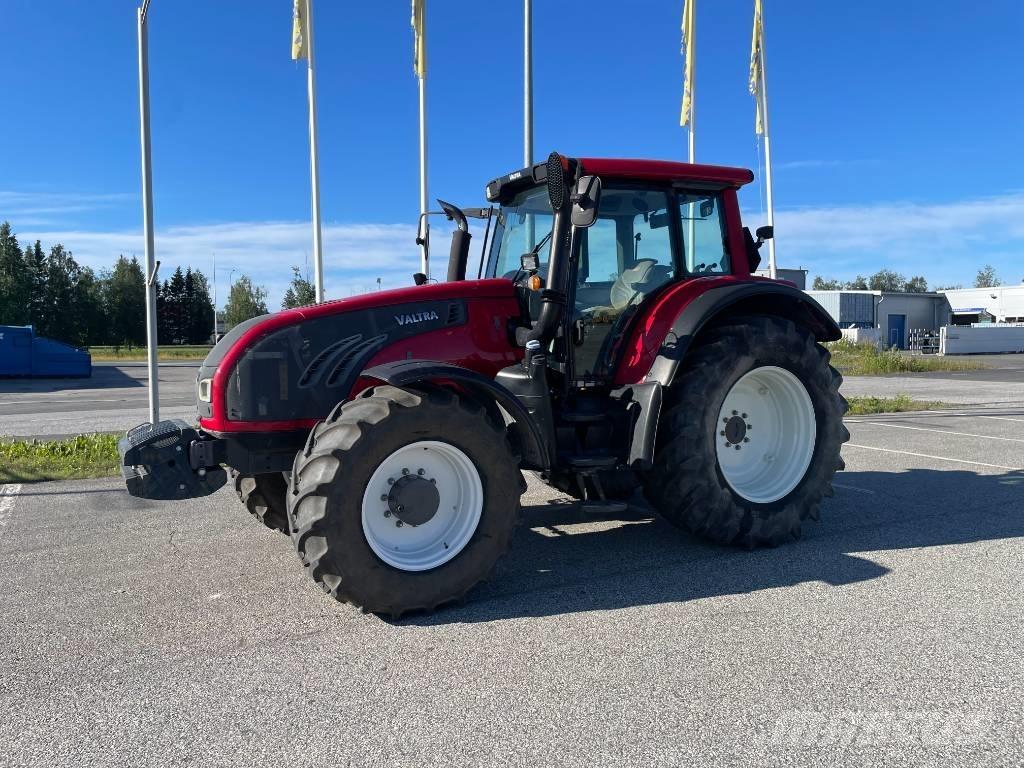Valtra T 153 Versu 曳引機