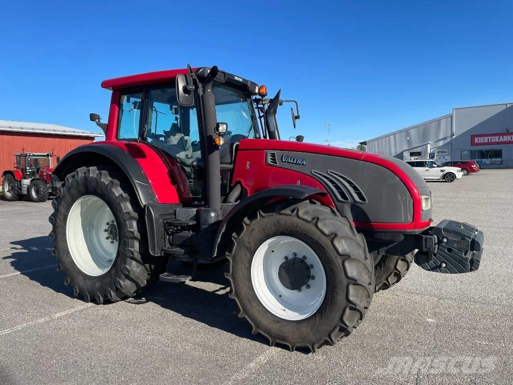 Valtra T 153 Versu 曳引機