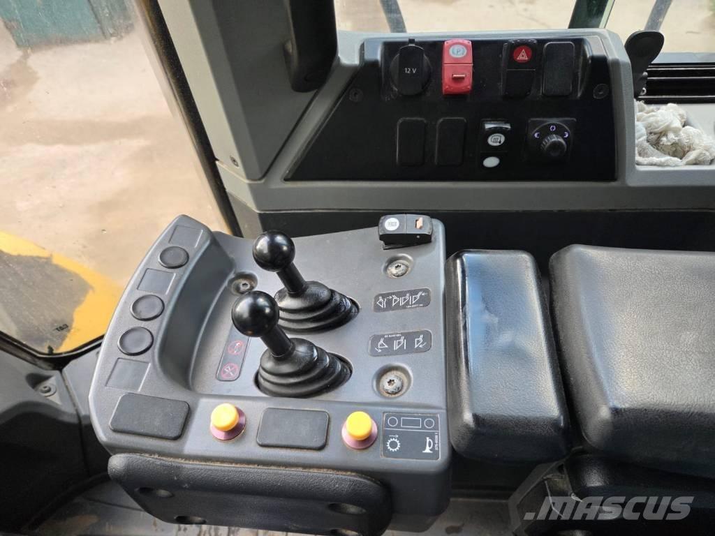 CAT 962 M 輪胎式裝載機
