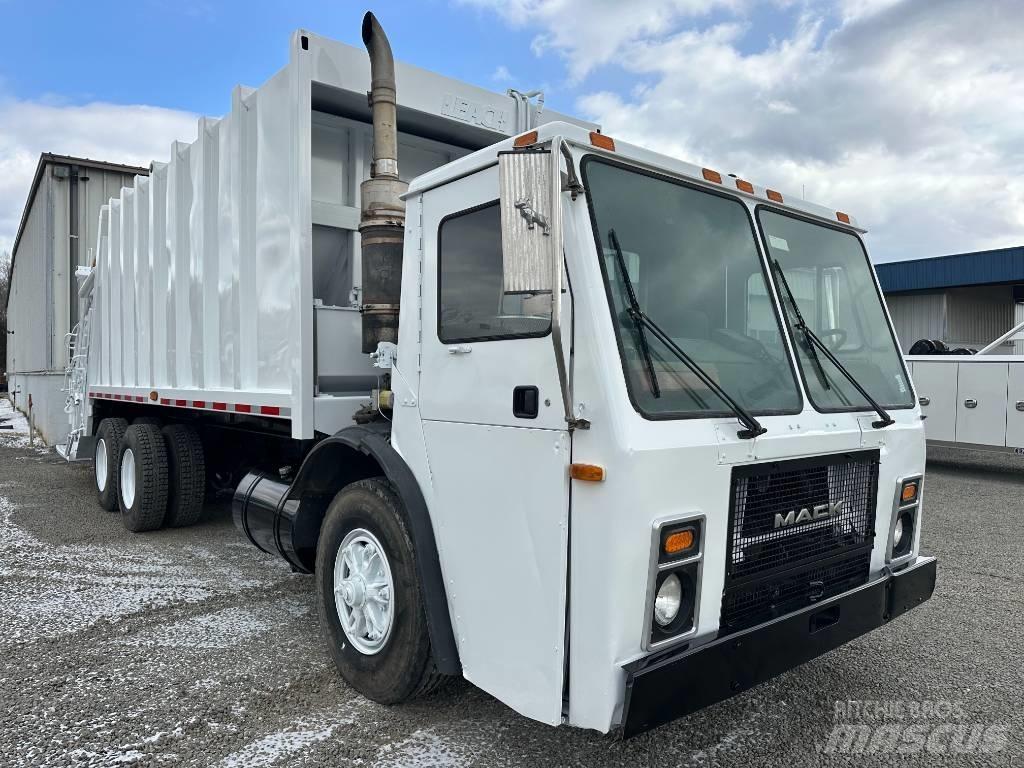 Mack LE613 垃圾車