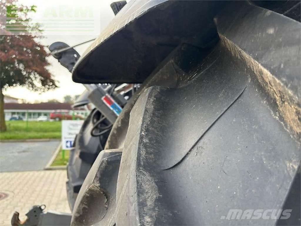 Valtra q265 曳引機