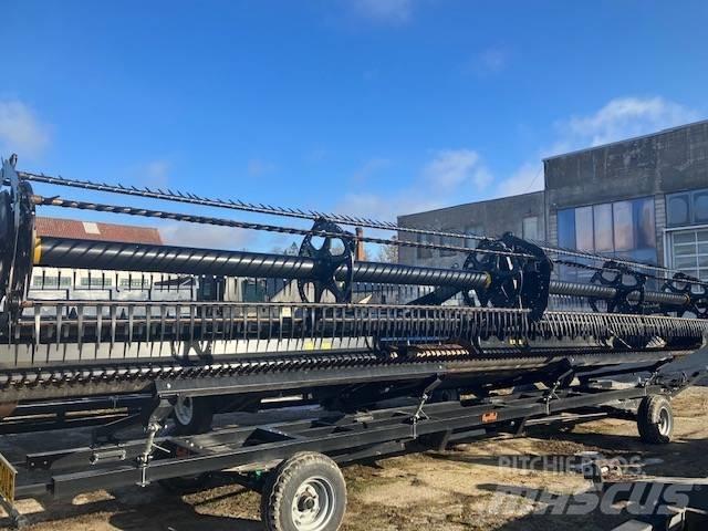 MacDon FD135 聯合收割機頭