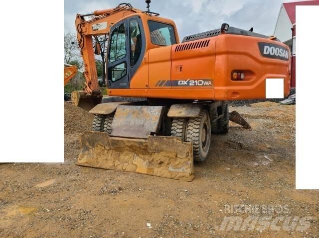 Doosan DX 210 W 旋轉式挖土機/掘鑿機/挖掘機