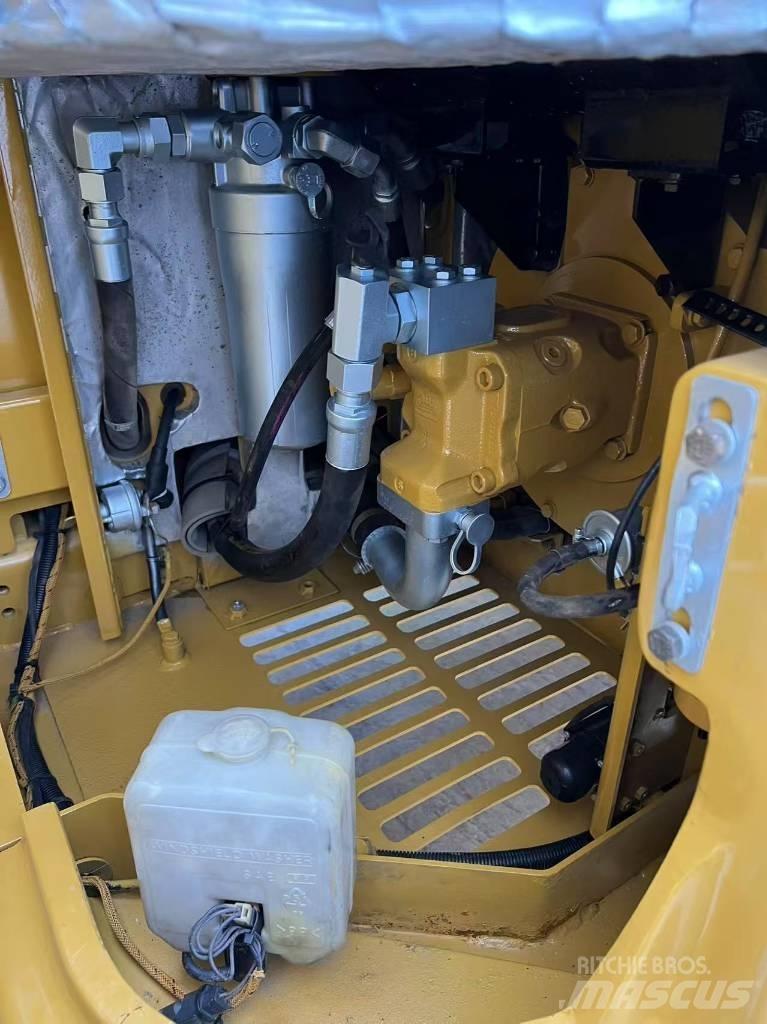CAT CAT305.5E2 小型挖土機/掘鑿機<7t(小型挖掘機)