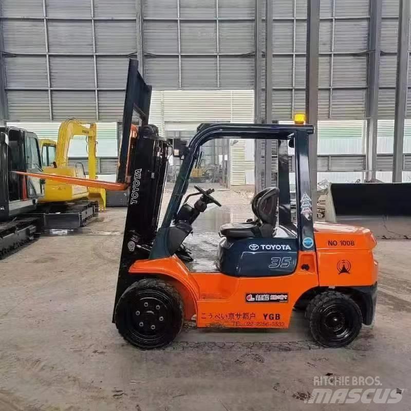 Toyota FD35 柴油卡車