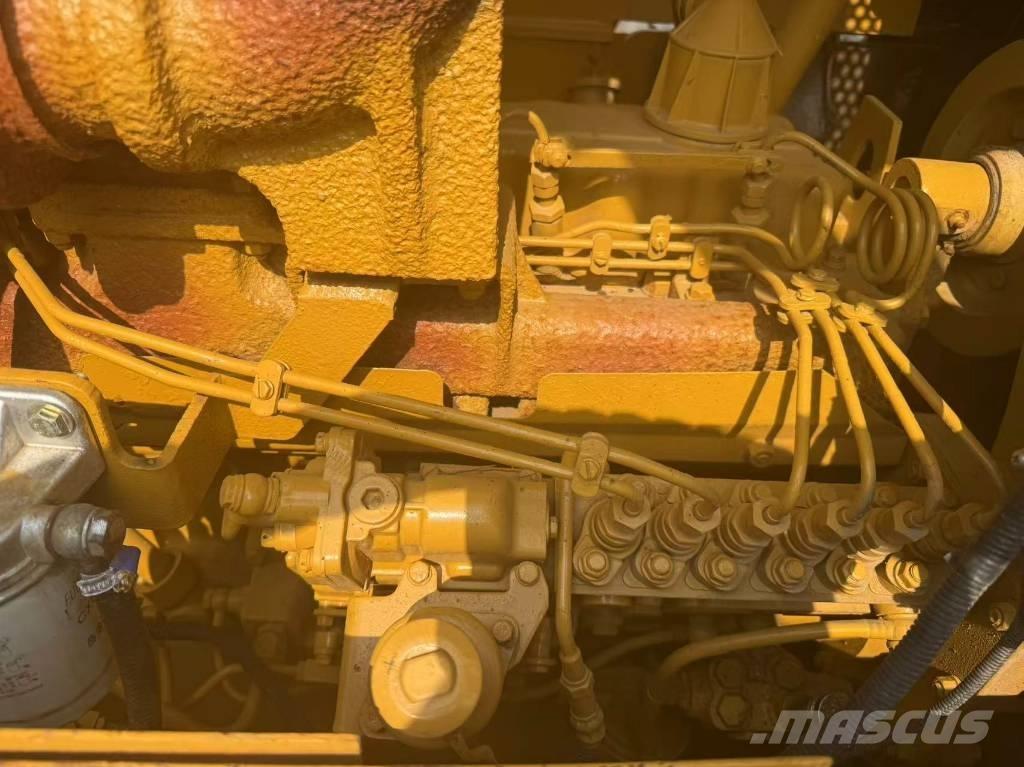 CAT D 6 G 履帶推土機