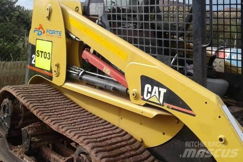 CAT Bobcat 其他貨車