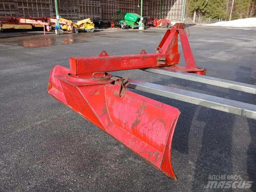 Vama 250 J 刮路機