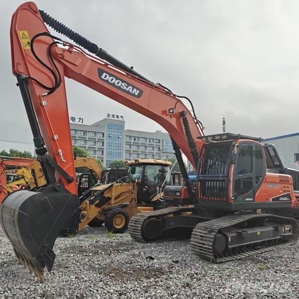 Doosan DX 225 LCA 履帶式 挖土機/掘鑿機/挖掘機