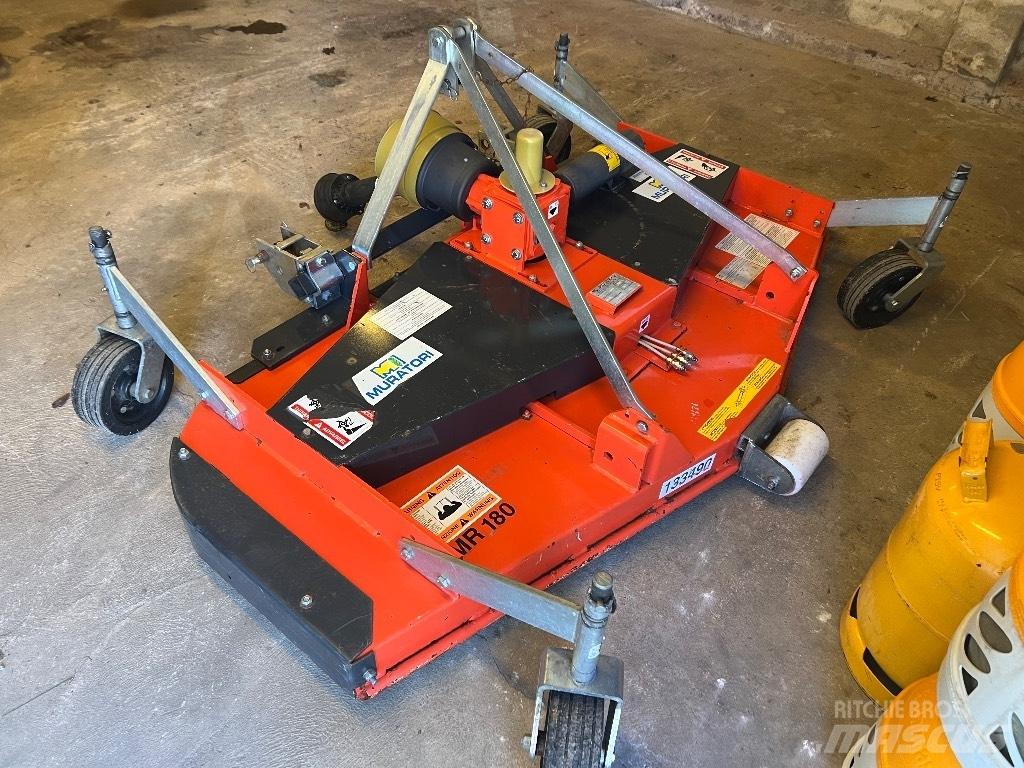 Muratori Mr 180 裝載與牽引式割草機