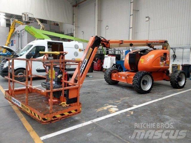 JLG 600AJ 曲臂高空作業車