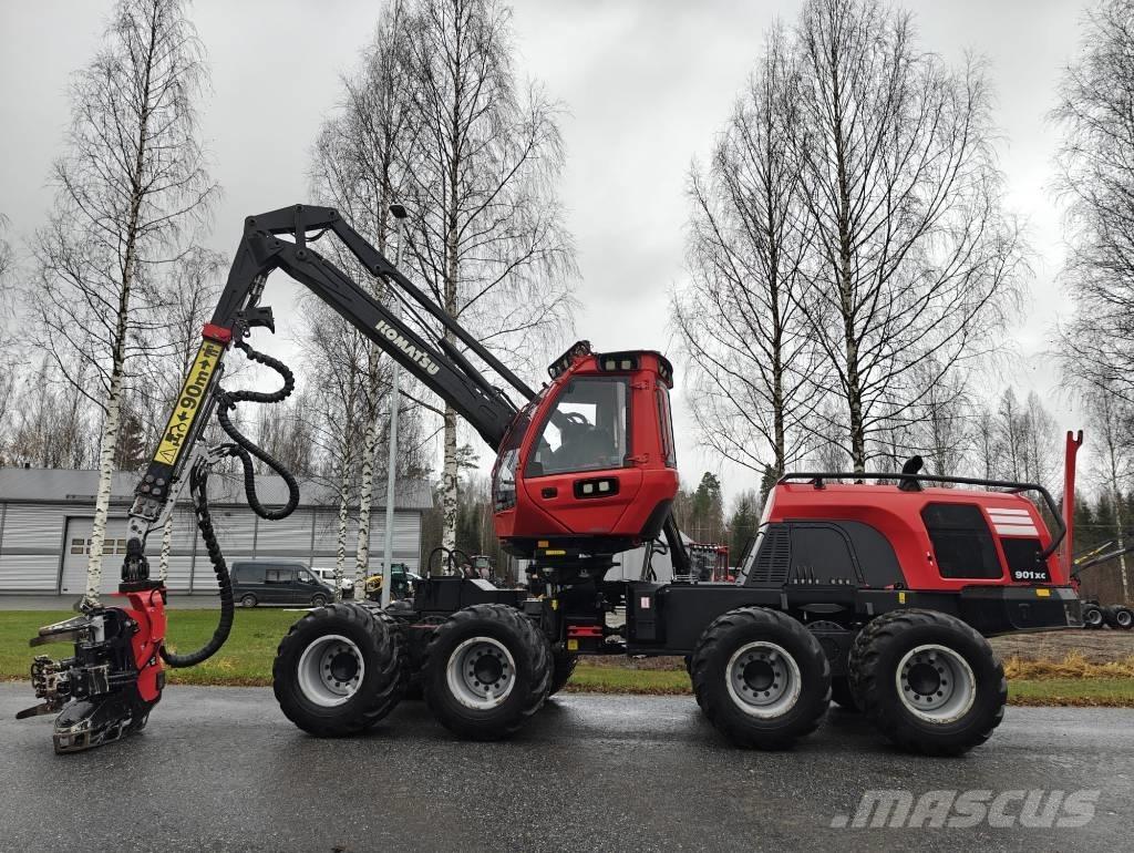 Komatsu 901 XC 收穫機