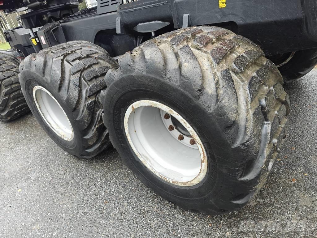 Komatsu 901 XC 收穫機