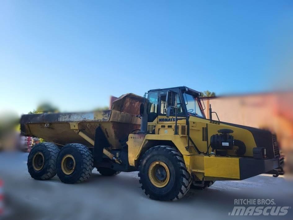 Komatsu HM 300 鉸接式起吊車