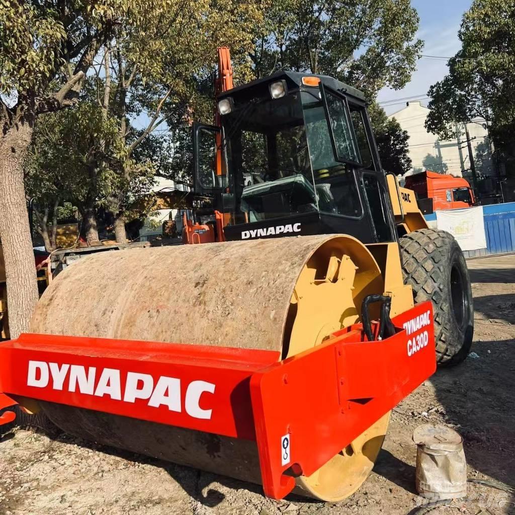 Dynapac CA 30 D 單輪滾壓機