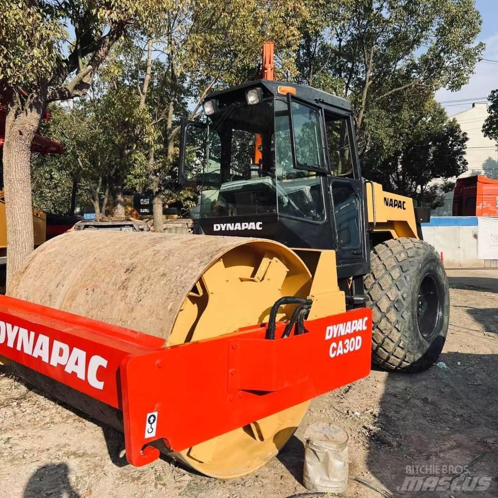Dynapac CA 30 D 單輪滾壓機