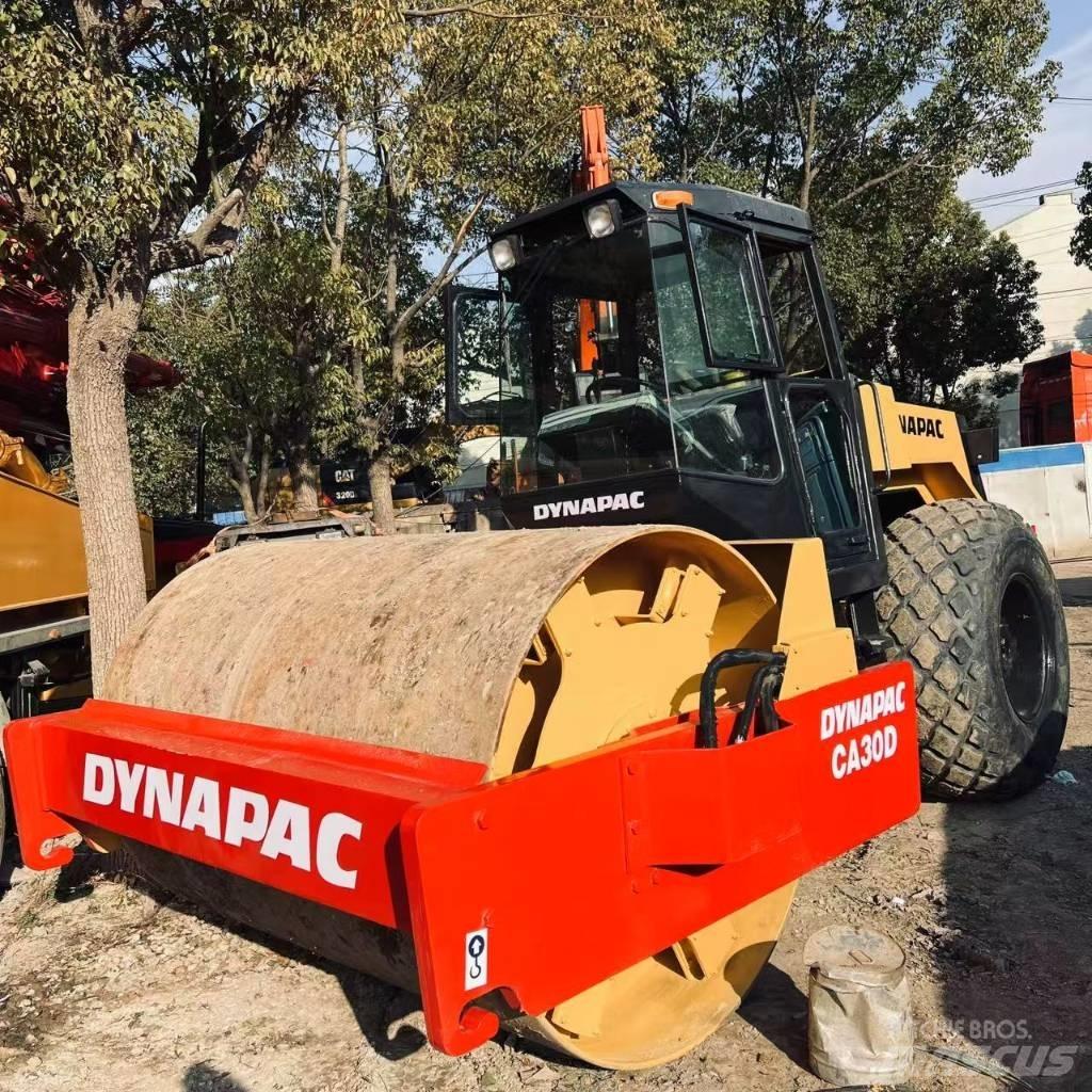 Dynapac CA 30 D 單輪滾壓機