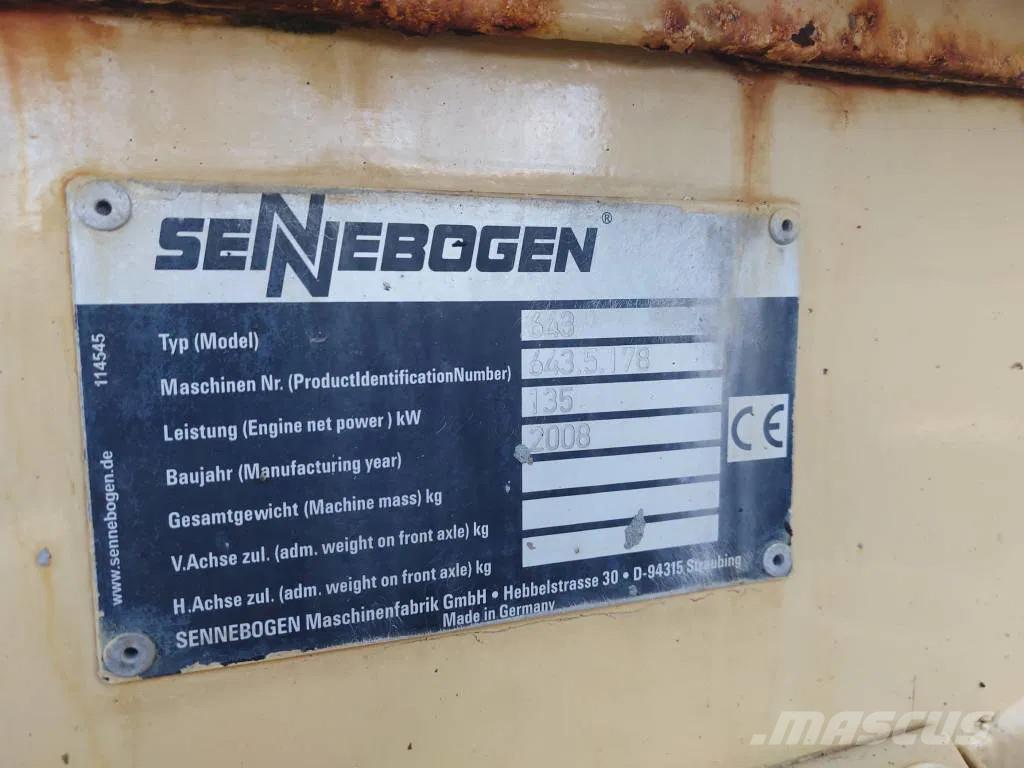 Sennebogen 643 R 履帶式起重機