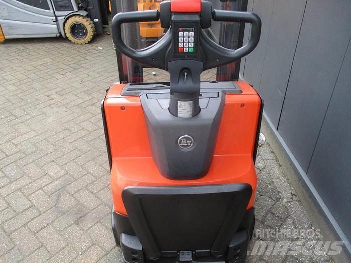 BT SWE 120 行走控制式堆積機