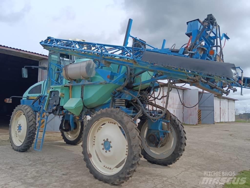 Berthoud UTL 4000 自走式噴霧機