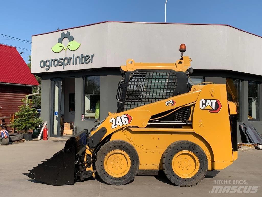 CAT 246 滑移轉向裝載機