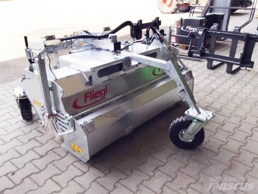 Fliegl Typ 500 掃倉機