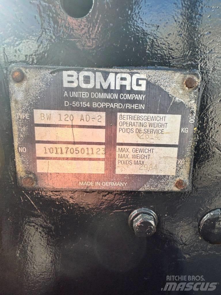 Bomag BW 120 AD-2 雙輪滾壓機