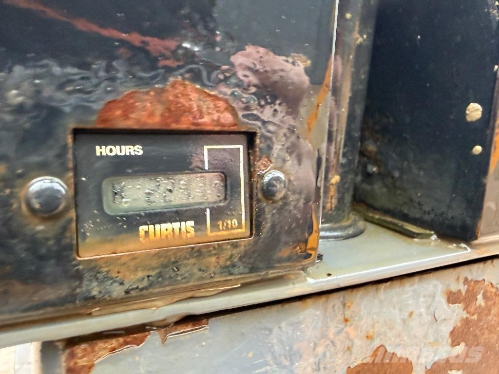 Terex HD 1000 側卸礦車