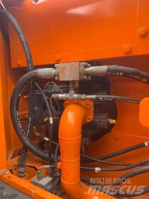 Doosan DX 180 LC 履帶式 挖土機/掘鑿機/挖掘機
