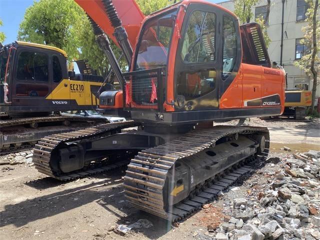 Doosan DX 225 LC 履帶式 挖土機/掘鑿機/挖掘機
