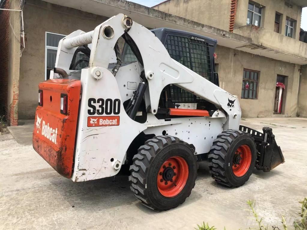 Bobcat S 300 滑移轉向裝載機