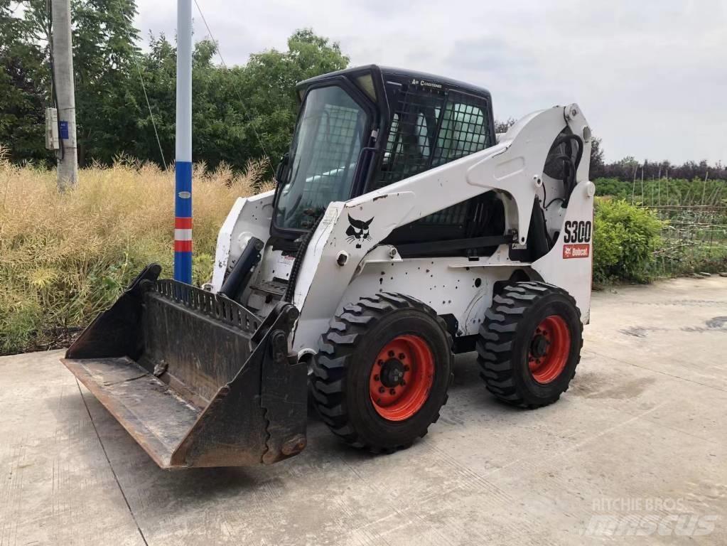 Bobcat S 300 滑移轉向裝載機
